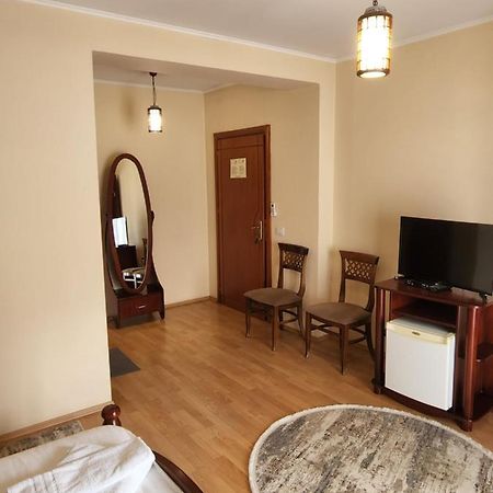 Guesthouse Bimbli Pogradec Exteriör bild