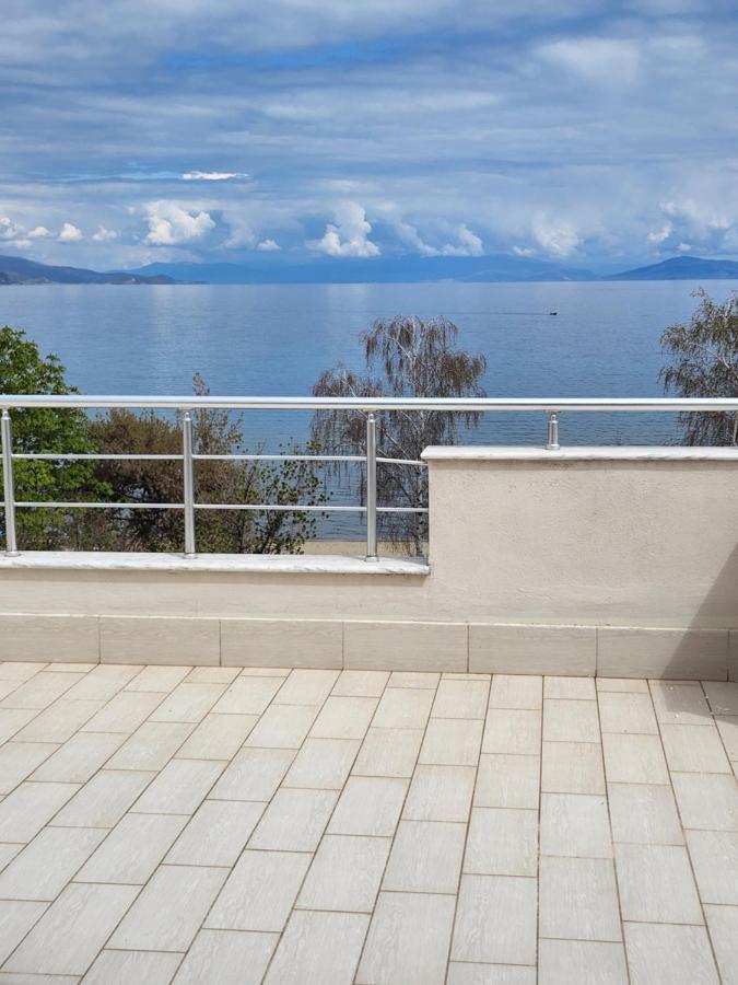 Guesthouse Bimbli Pogradec Exteriör bild