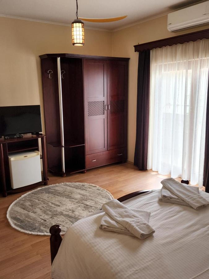Guesthouse Bimbli Pogradec Exteriör bild