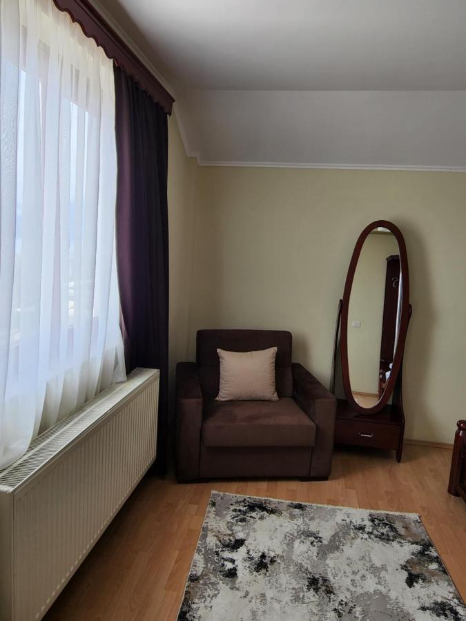 Guesthouse Bimbli Pogradec Exteriör bild