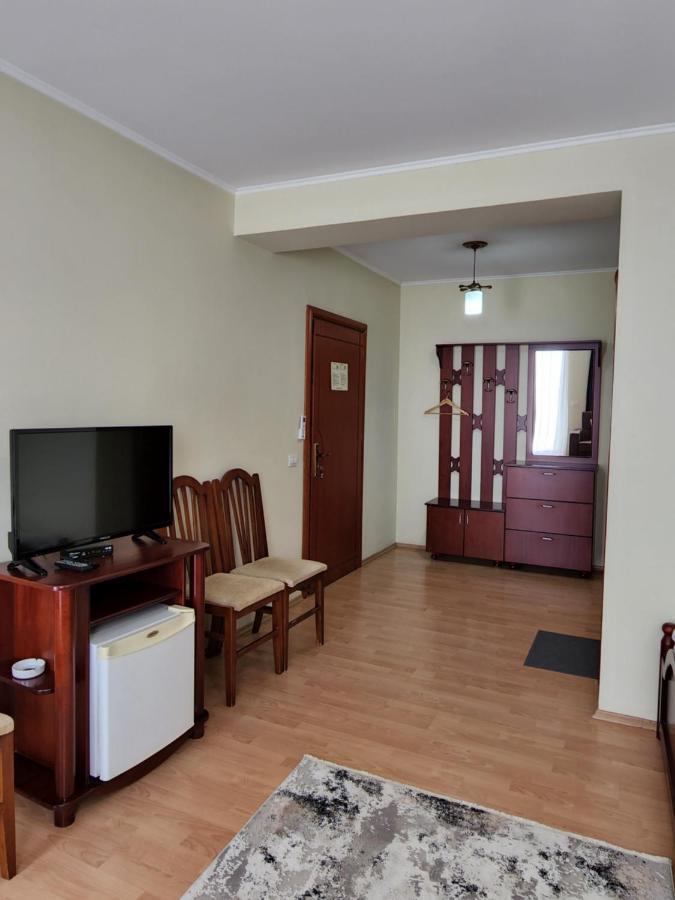 Guesthouse Bimbli Pogradec Exteriör bild