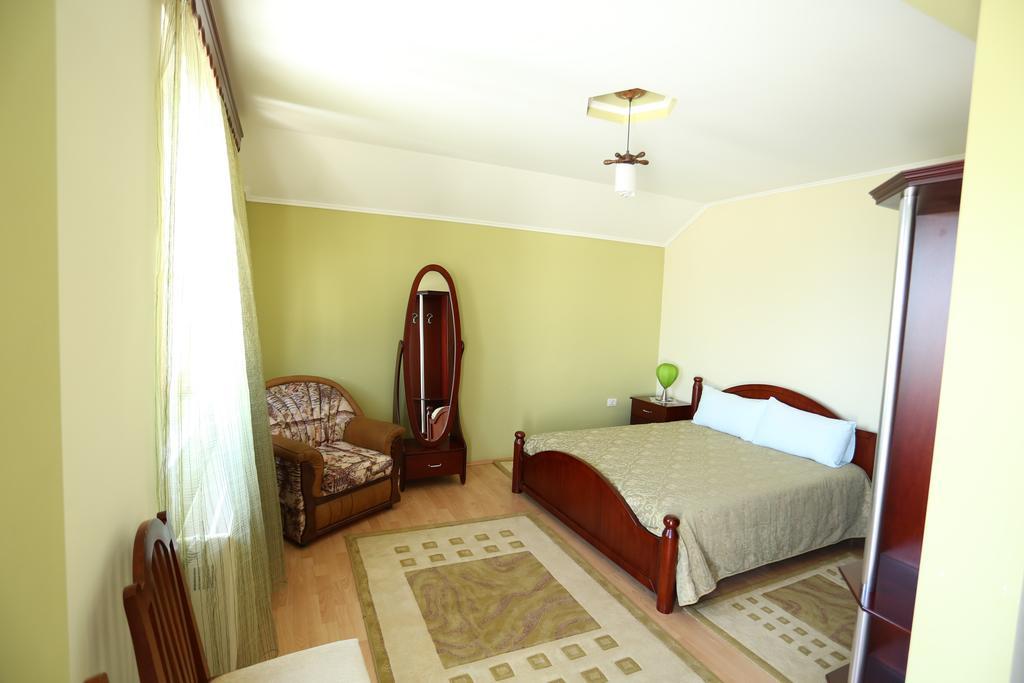 Guesthouse Bimbli Pogradec Exteriör bild